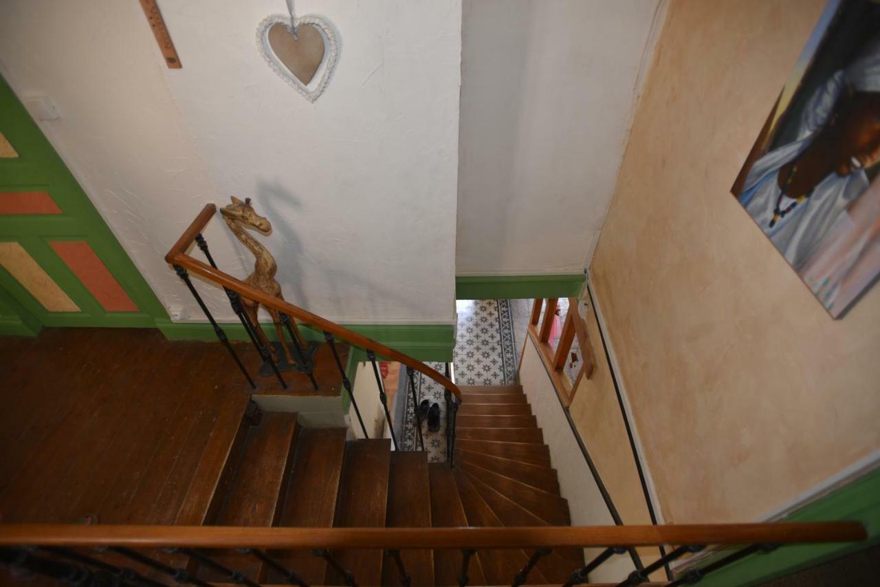 La Grille Fleurie, Chambres D'Hote Chez L'Habitant Arthonnay Exterior foto